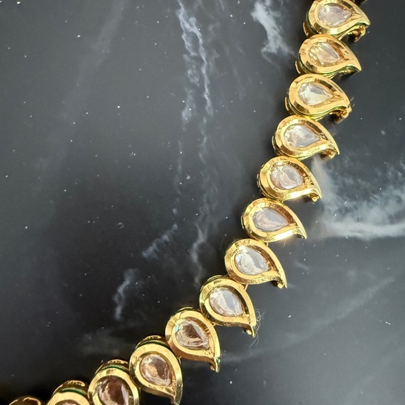 Elegant Reversible Gold Necklace with Red and Green Accents